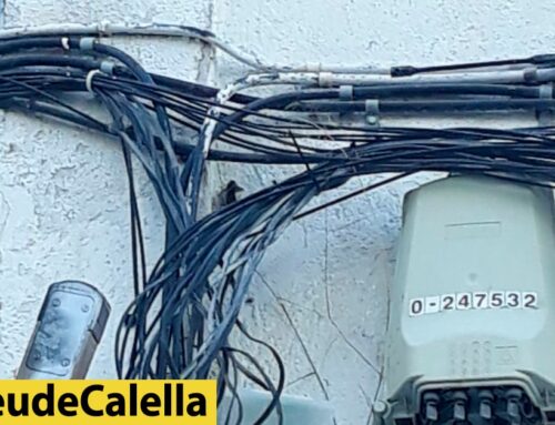 Els cables inunden els edificis de Calella