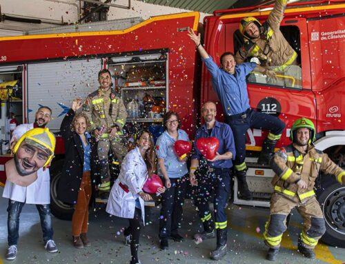Els Bombers acompanyen a donar sang a la Fàbrica Llobet