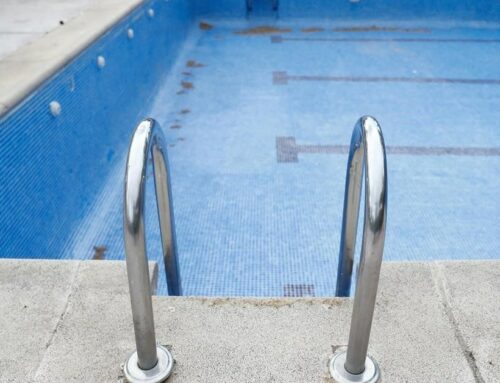 Les restriccions per la sequera fan inviable mantenir les piscines plenes