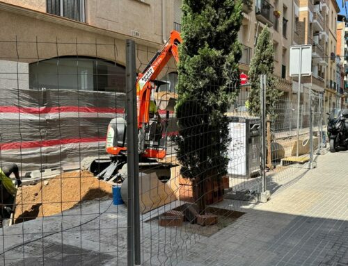El carrer Bruguera, tallat fins a finals de juny per les obres de renovació de pluvials