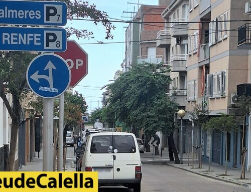 Senyal de stop poc visible a la cruïlla del carrer Balmes amb Moragas