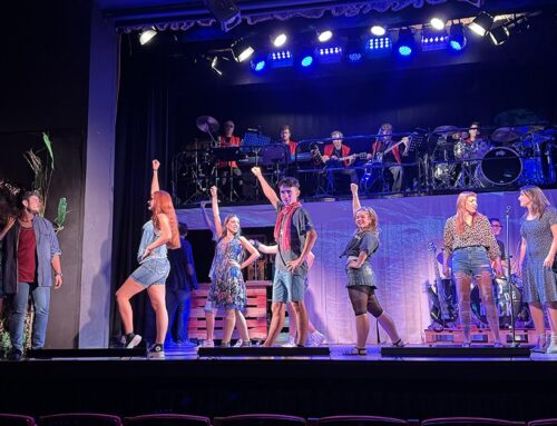 Joventut Artística estrena “Cop de Rock”, el musical sobre el rock català dels 90