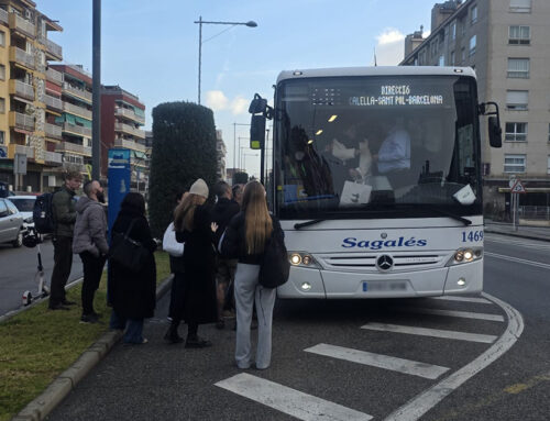 Trens aturats, busos col·lapsats: les conseqüències del descarrilament mortal a Gelida