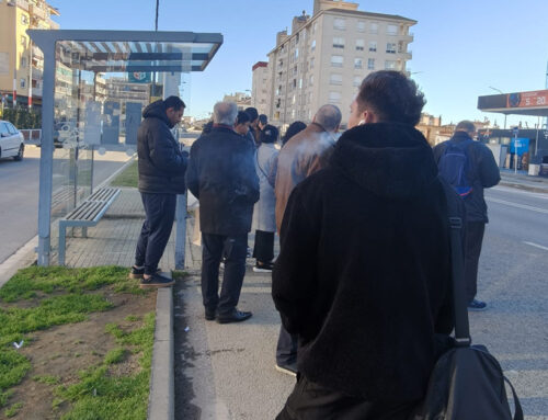 La falta de tren directe a Barcelona satura encara més la línia d’autobús 618