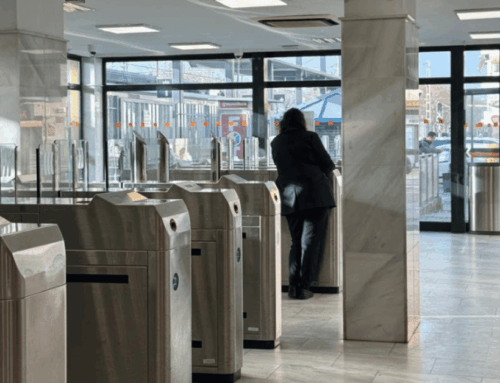 Calella torna a quedar aïllada: circulació interrompuda de Rodalies i autobusos plens a vessar