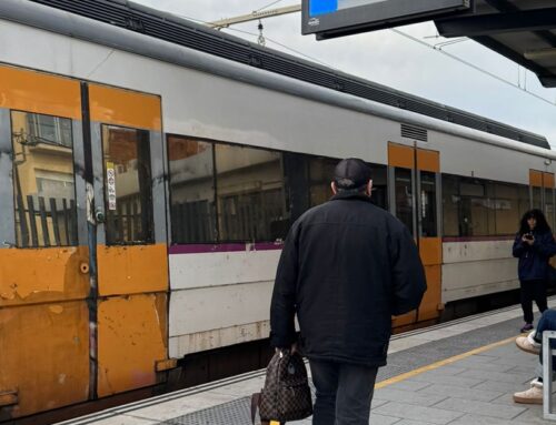 Els trens tornen a circular per Calella a mig gas i sense la confiança dels usuaris