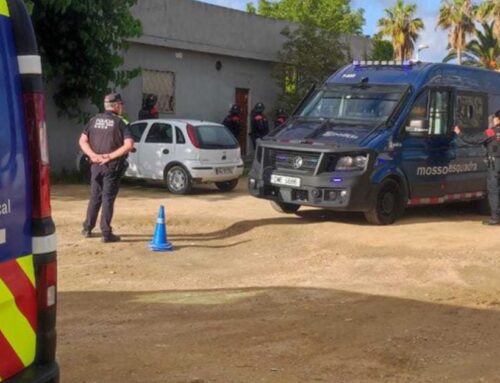 Tapiada la guingueta abandonada de la platja de Poblenou després de desallotjar-hi dos individus