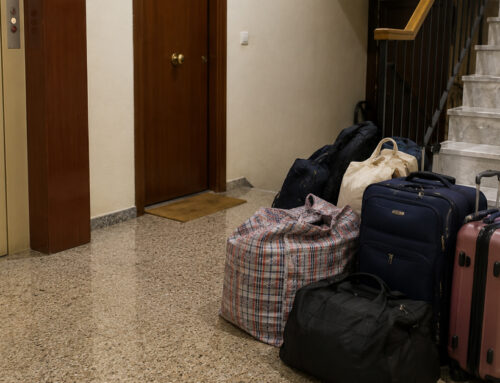 “Estem desesperats”: una família de Calella amb cinc fills menors es queda sense habitatge tot i tenir ingressos estables