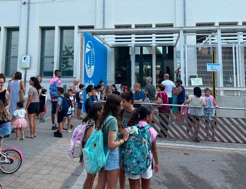 Més de 2 mil alumnes tornen a les aules a Calella en un inici de curs marcat per la vaga