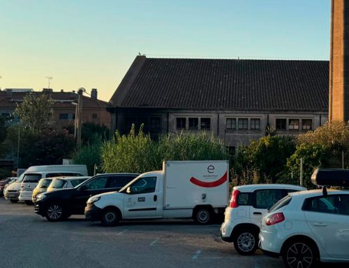 Un incendi crema el magatzem de la brigada de jardineria i serveis de la Fàbrica Llobet